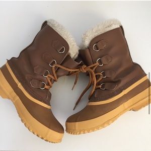 RARE Sorel short snow boots